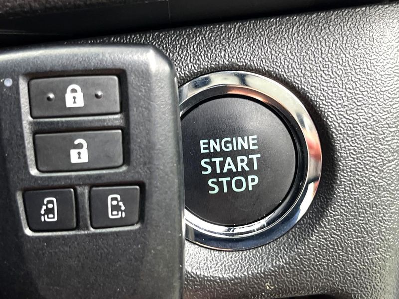 2022 Toyota Hiace Van 3DF-GDH201V (UW-6a71577207236)[12]
