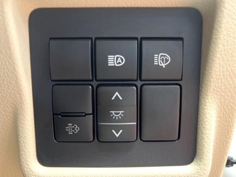 2023 Toyota Land Cruiser Prado 3DA-GDJ150W (UW-6a7157759d6ca)[29]