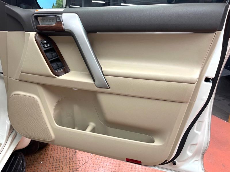 2023 Toyota Land Cruiser Prado 3DA-GDJ150W (UW-6a7157759d6ca)[24]