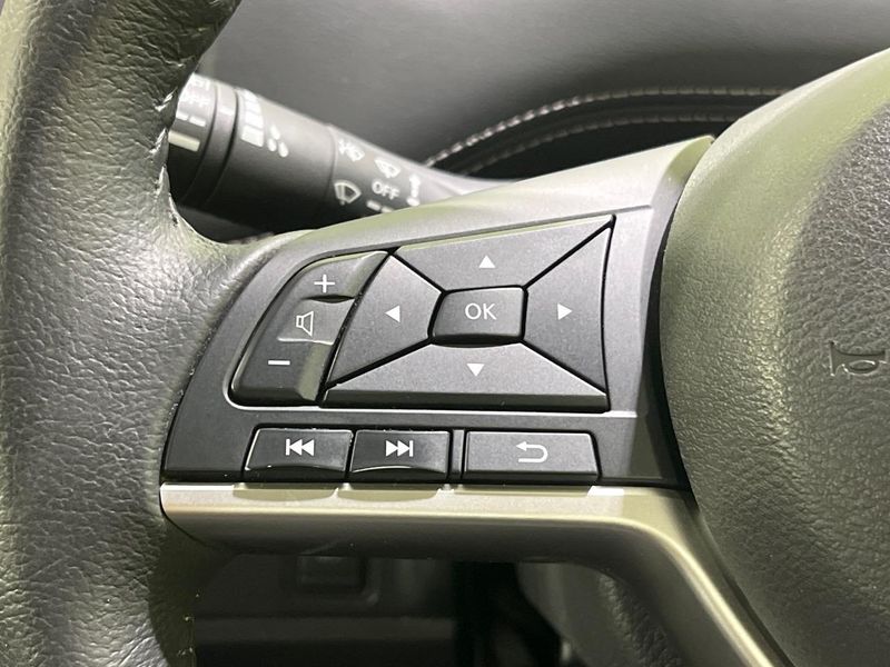 2016 Nissan Serena DAA-GFC27 (UW-6a71577b7815b)[17]