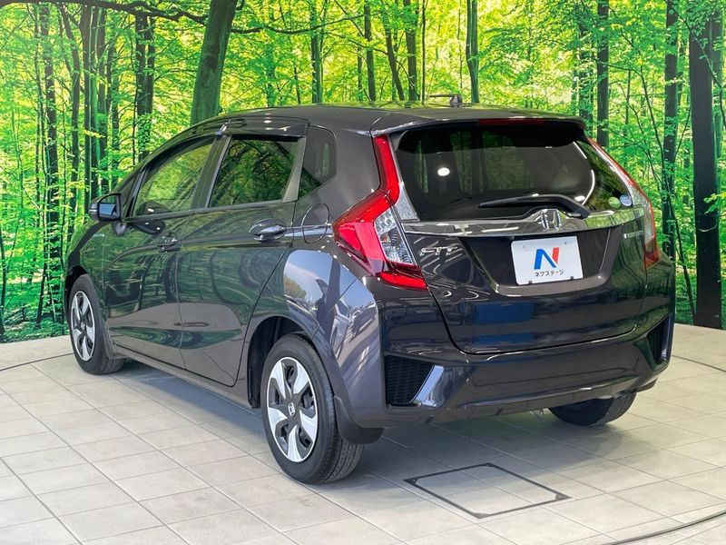 2015 Honda Fit Hybrid DAA-GP5 (UW-6a71579577773)[10]