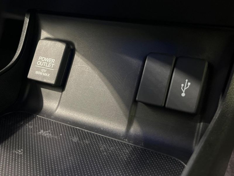 2018 Honda SHUTTLE DAA-GP8 (UW-6a715799c3039)[19]
