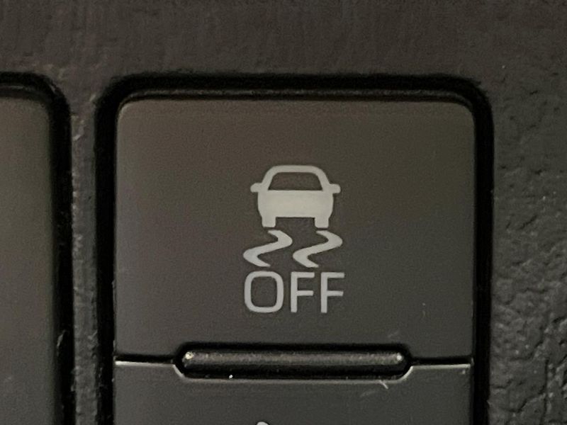 2021 Toyota Hilux 3DF-GUN125 (UW-6a7157b18390d)[26]