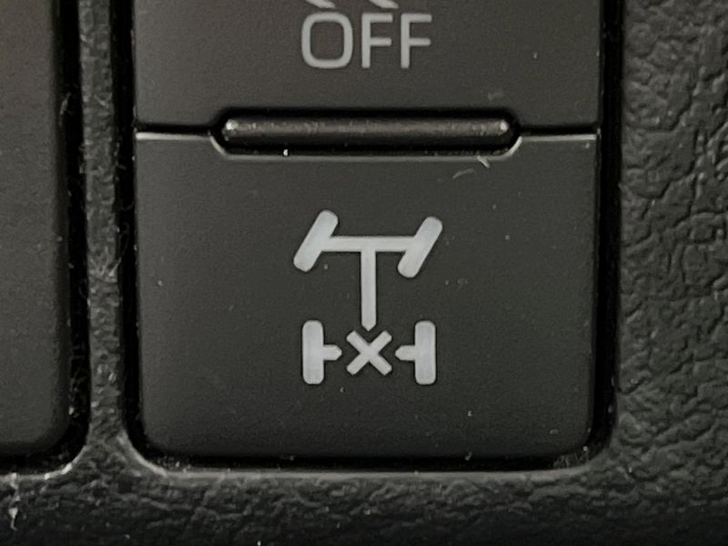 2021 Toyota Hilux 3DF-GUN125 (UW-6a7157b18390d)[27]
