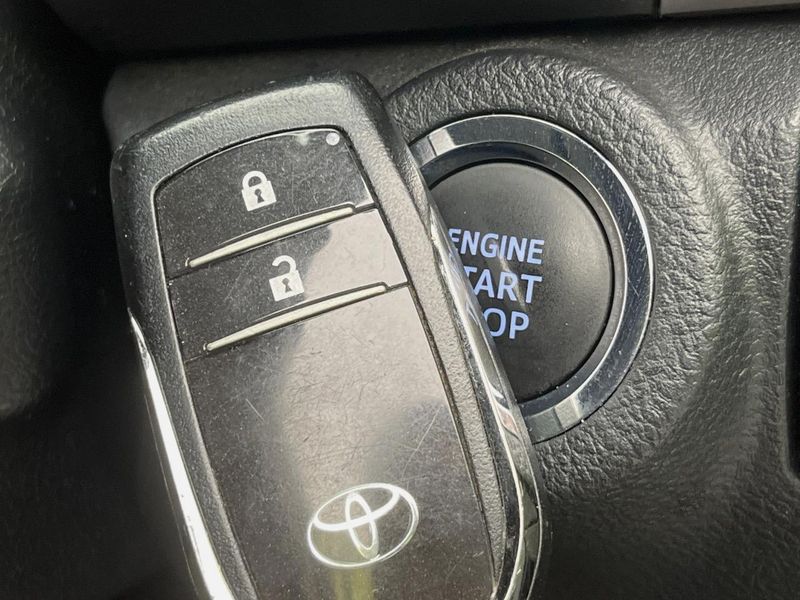 2021 Toyota Hilux 3DF-GUN125 (UW-6a7157b18390d)[8]