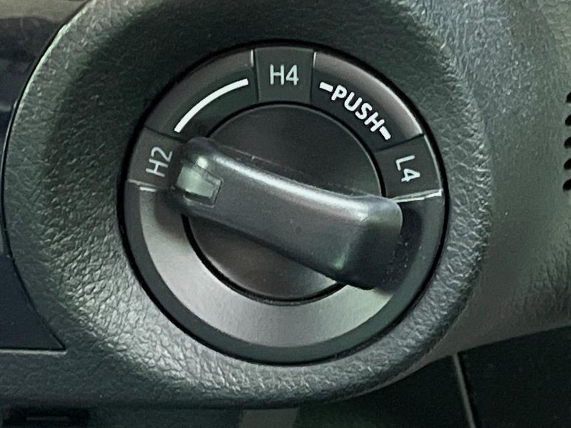 2021 Toyota Hilux 3DF-GUN125 (UW-6a7157b18390d)[23]