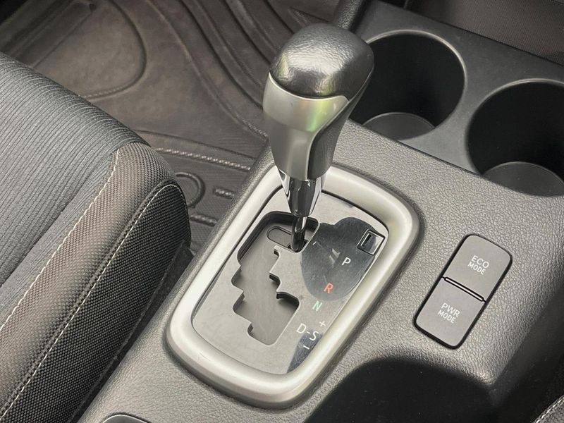 2021 Toyota Hilux 3DF-GUN125 (UW-6a7157b18390d)[28]