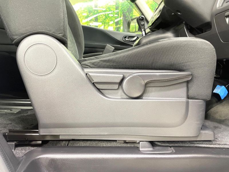 2014 Nissan Serena DAA-HC26 (UW-6a7157bedd632)[27]