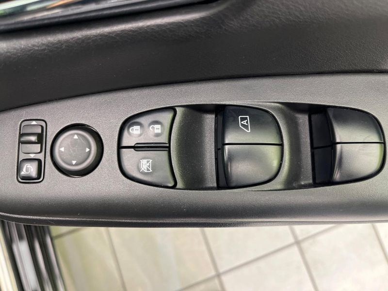 2018 Nissan Serena DAA-HFC27 (UW-6a7157d7e6211)[15]