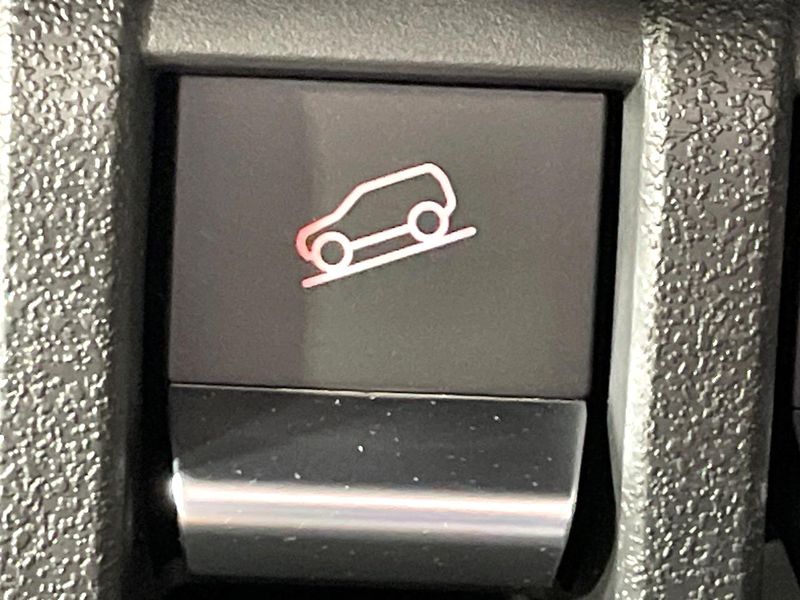 2019 Suzuki Jimny 3BA-JB64W (UW-6a7157e5e6e54)[15]