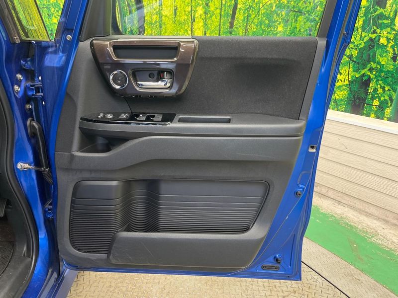 2018 Honda N-BOX CUSTOM DBA-JF3 (UW-6a71580a761e6)[22]
