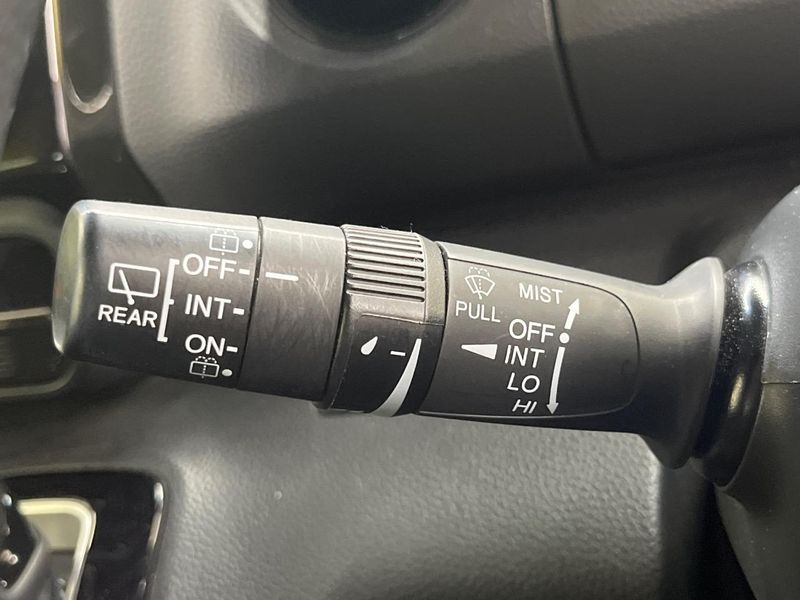 2018 Honda N-BOX CUSTOM DBA-JF3 (UW-6a71580a761e6)[16]