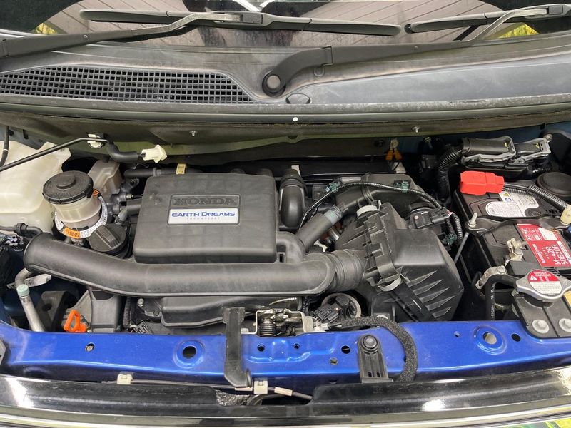 2018 Honda N-BOX CUSTOM DBA-JF3 (UW-6a71580a761e6)[23]