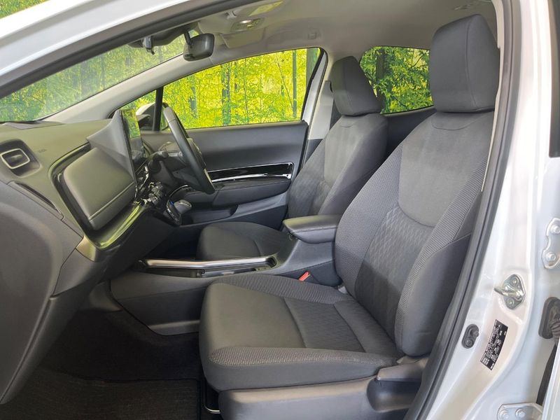 2022 Toyota Aqua 6AA-MXPK11 (UW-6a715968ea72f)[28]