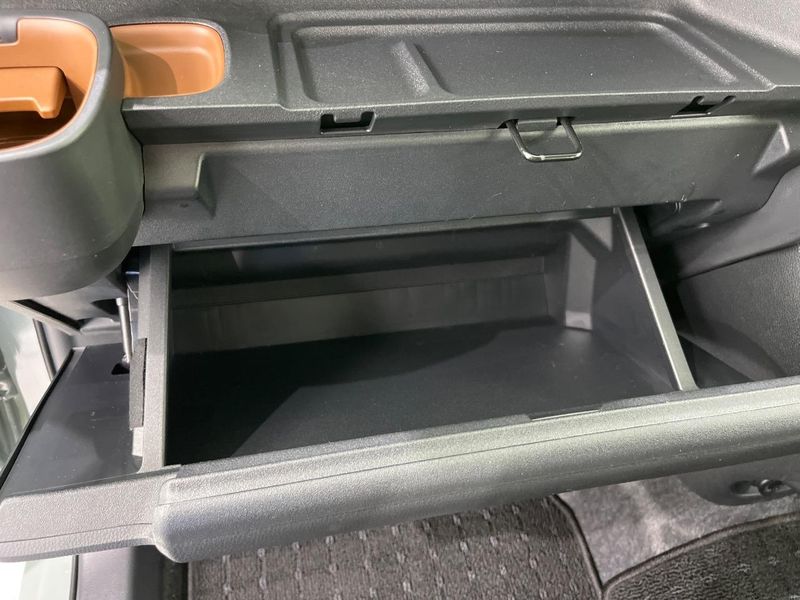 2023 Toyota Sienta 6AA-MXPL10G (UW-6a71596e4f3fb)[5]