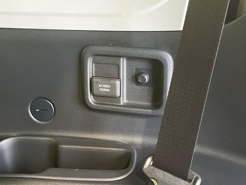 2023 Toyota Sienta 6AA-MXPL10G (UW-6a7159734378c)[21]