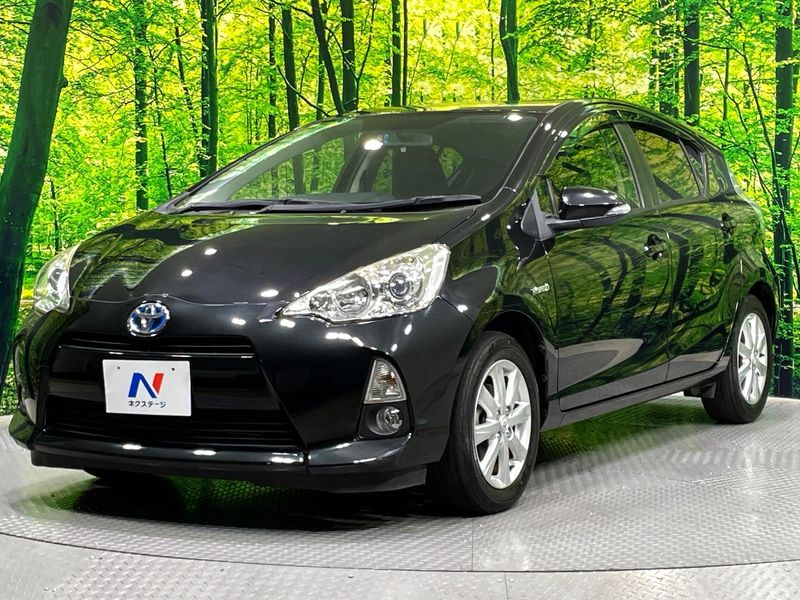 2014 Toyota Aqua DAA-NHP10 (UW-6a71599fec8a3)[4]