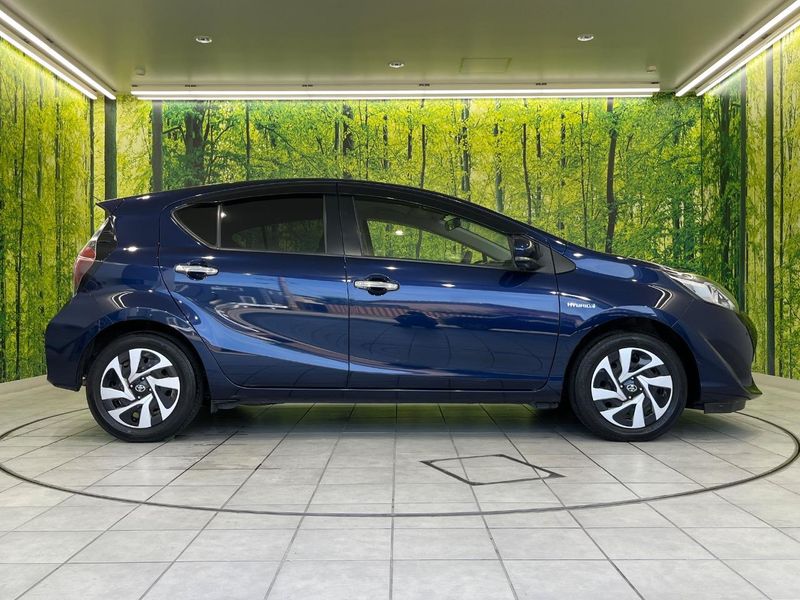 2019 Toyota Aqua DAA-NHP10 (UW-6a7159af7ece3)[16]