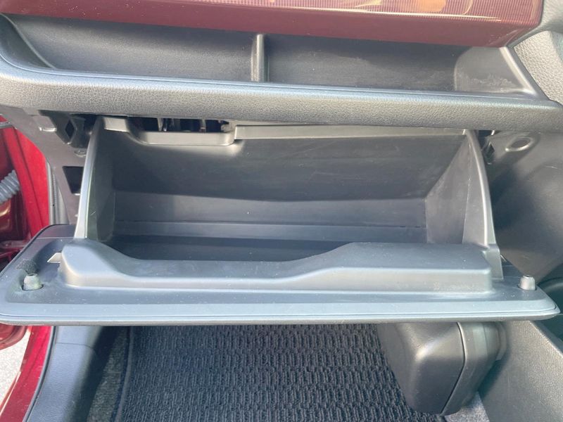 2018 Toyota Vitz DAA-NHP130 (UW-6a7159b11f9d8)[4]