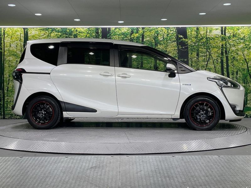 2016 Toyota Sienta DAA-NHP170G (UW-6a7159b2c24ae)[15]