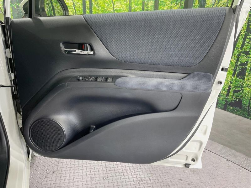 2016 Toyota Sienta DAA-NHP170G (UW-6a7159b2c24ae)[25]