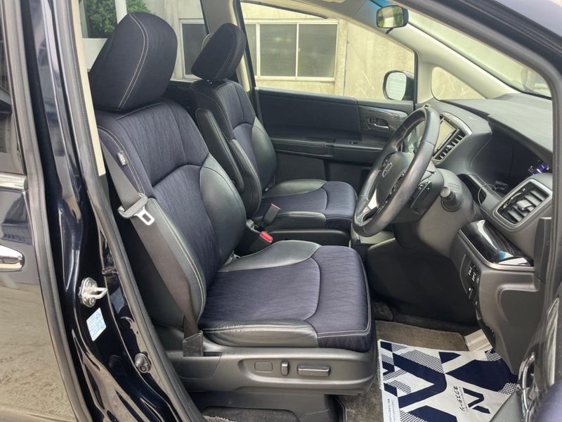 2015 Honda Odyssey DBA-RC1 (UW-6a7159c9635cd)[17]
