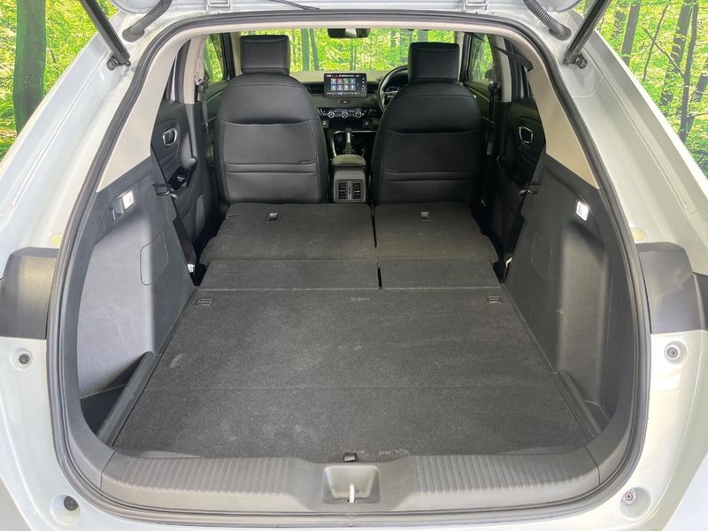 2023 Honda Vezel 6AA-RV5 (UW-6a7159e5a49fd)[28]