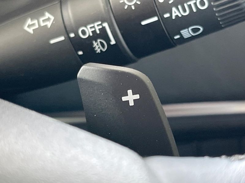 2024 Honda Vezel 6AA-RV5 (UW-6a7159e8bf19d)[11]