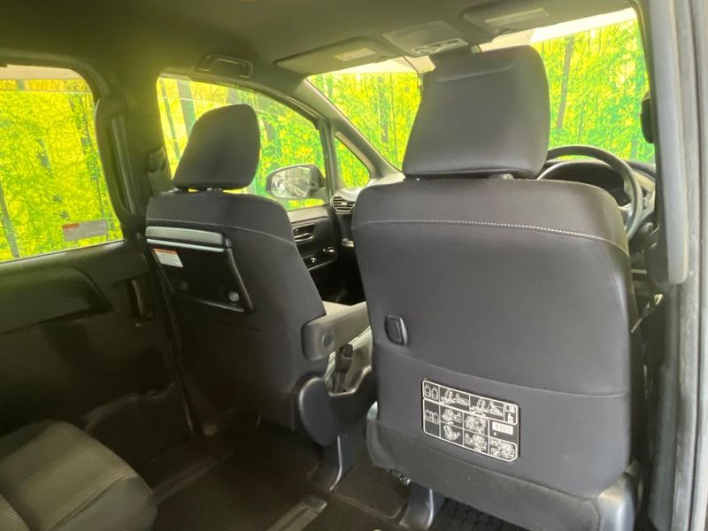2017 Toyota Voxy DBA-ZRR80W (UW-6a715a69ee183)[15]