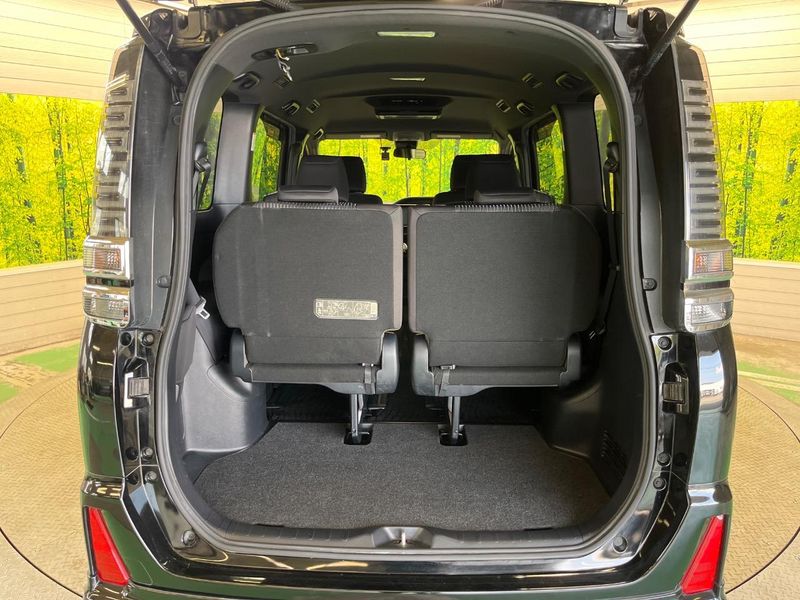 2017 Toyota Voxy DBA-ZRR80W (UW-6a715a69ee183)[10]