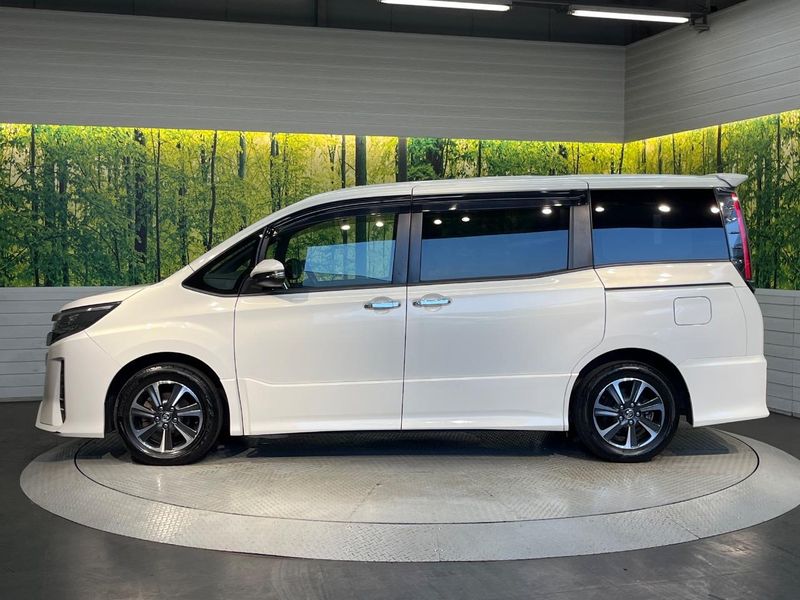 2018 Toyota Noah DBA-ZRR80W (UW-6a715a6ac6df3)[5]