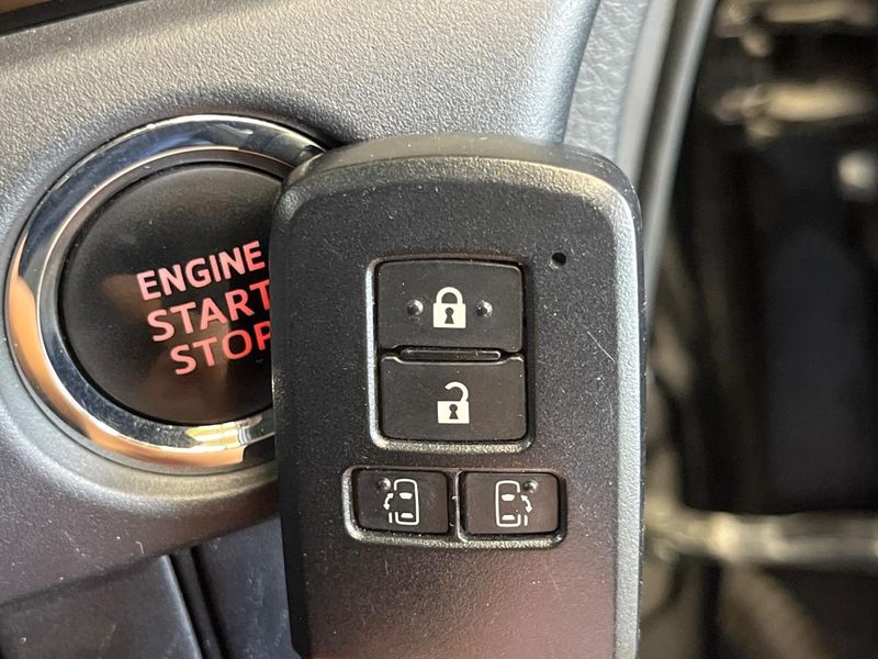 2018 Toyota Voxy DBA-ZRR80W (UW-6a715a6ad7365)[21]