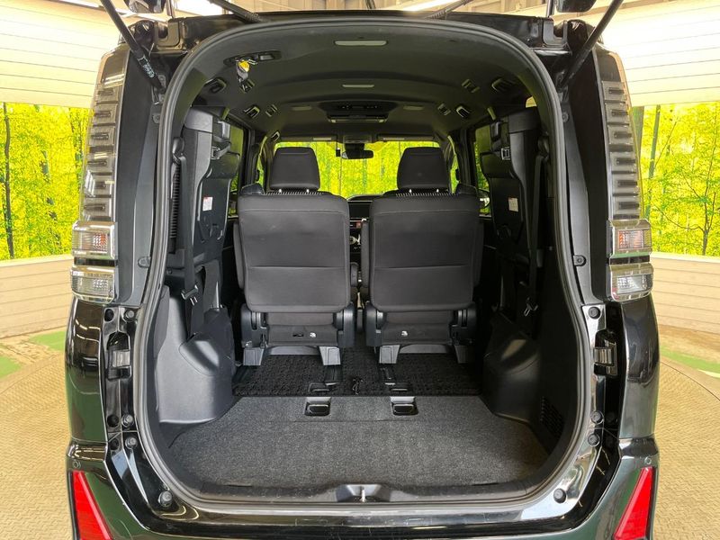 2018 Toyota Voxy DBA-ZRR80W (UW-6a715a6ad7365)[6]