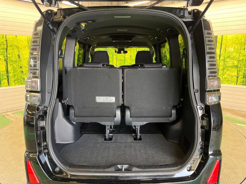 2018 Toyota Voxy DBA-ZRR80W (UW-6a715a6ad7365)[10]