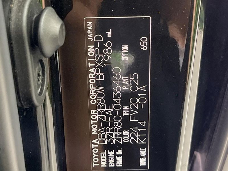 2018 Toyota Voxy DBA-ZRR80W (UW-6a715a6c8309b)[1]