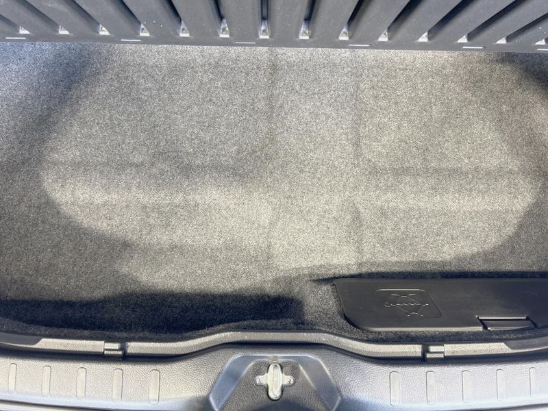 2019 Toyota Voxy DBA-ZRR80W (UW-6a715a6eb32ce)[14]
