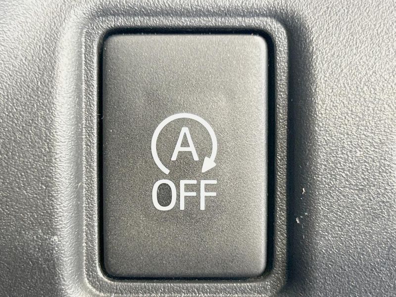2019 Toyota Voxy DBA-ZRR80W (UW-6a715a6eb32ce)[29]