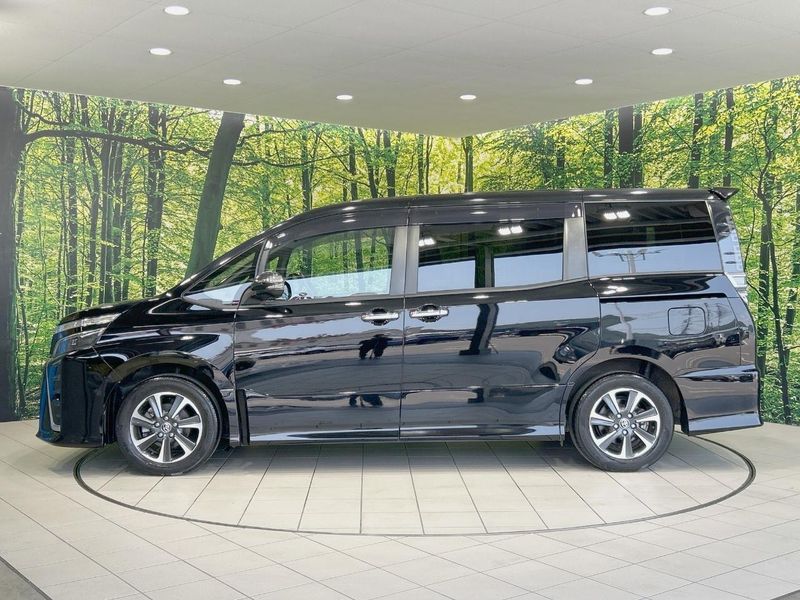 2019 Toyota Voxy DBA-ZRR80W (UW-6a715a6eb32ce)[9]
