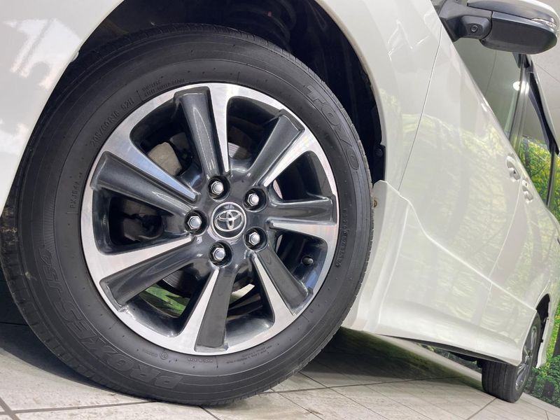 2017 Toyota Noah DBA-ZRR85W (UW-6a715a767b896)[8]