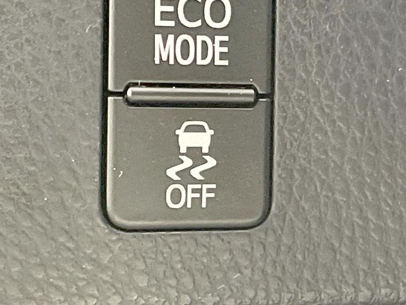 2018 Toyota Esquire DBA-ZRR85G (UW-6a715a76a22f8)[27]