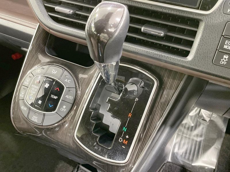 2018 Toyota Esquire DBA-ZRR85G (UW-6a715a76a22f8)[21]