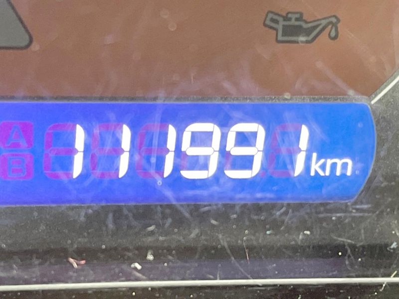 2018 Toyota Esquire DBA-ZRR85G (UW-6a715a76a22f8)[2]