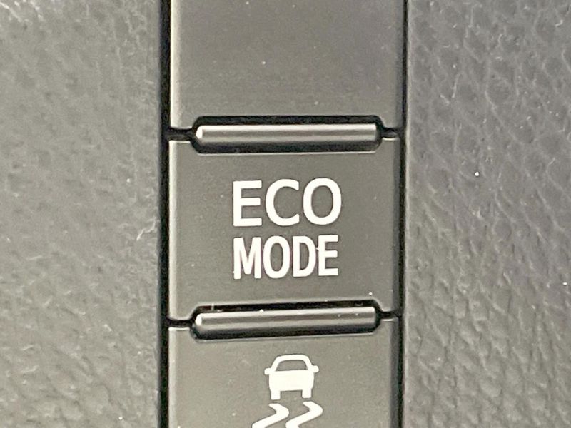 2018 Toyota Esquire DBA-ZRR85G (UW-6a715a76a22f8)[26]