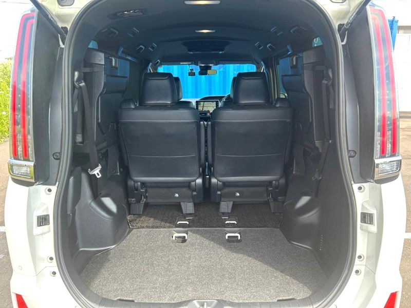 2021 Toyota Noah 3BA-ZRR85W (UW-6a715a78228a3)[20]
