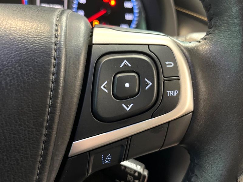2017 Toyota Harrier DBA-ZSU60W (UW-6a715a7b4fa1c)[23]