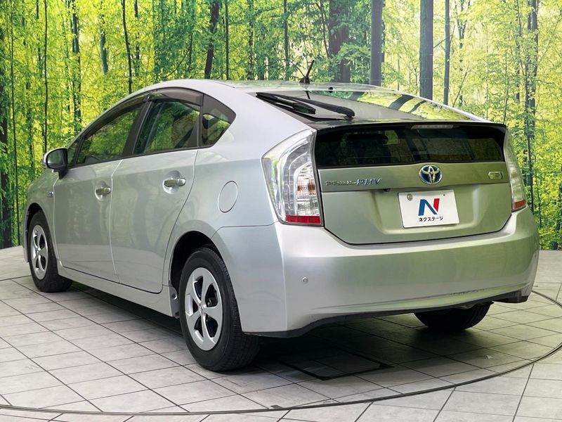 2012 Toyota Prius PHV DLA-ZVW35 (UW-6a715a8a0e459)[16]