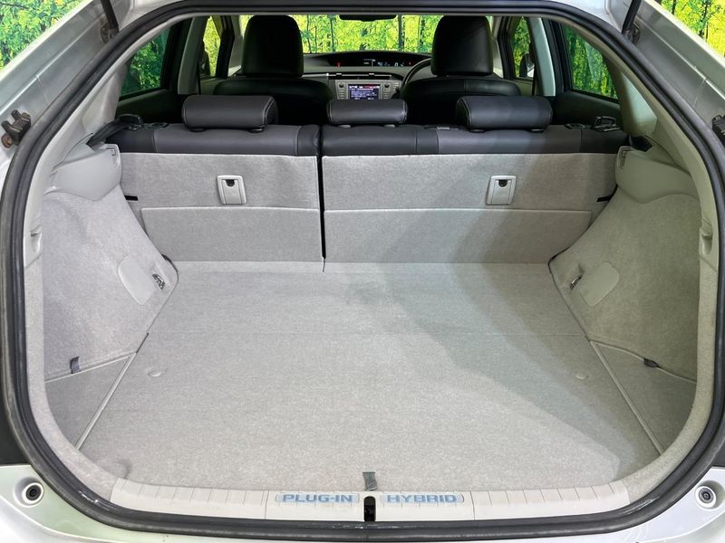 2012 Toyota Prius PHV DLA-ZVW35 (UW-6a715a8a0e459)[28]
