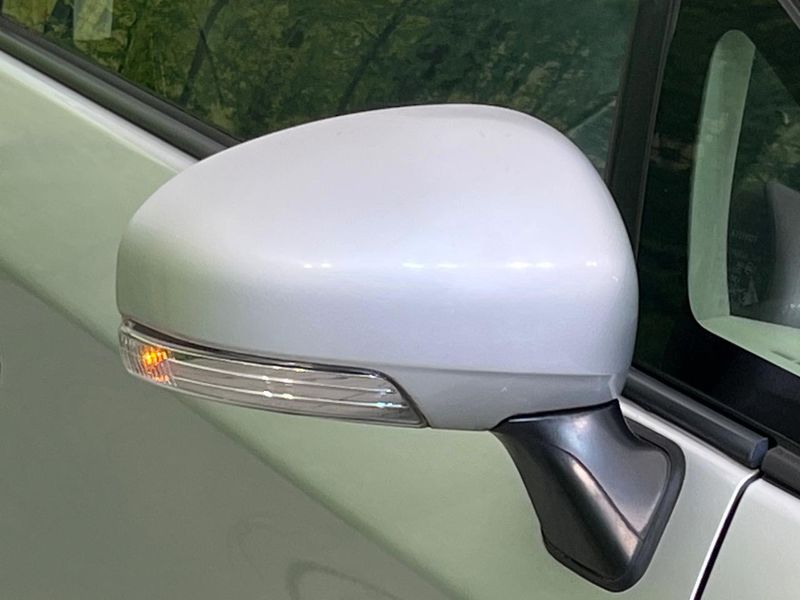2012 Toyota Prius PHV DLA-ZVW35 (UW-6a715a8a0e459)[19]