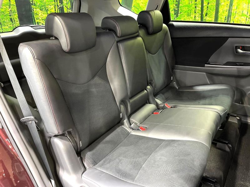 2014 Toyota Prius α DAA-ZVW41W (UW-6a715a8c46d42)[29]