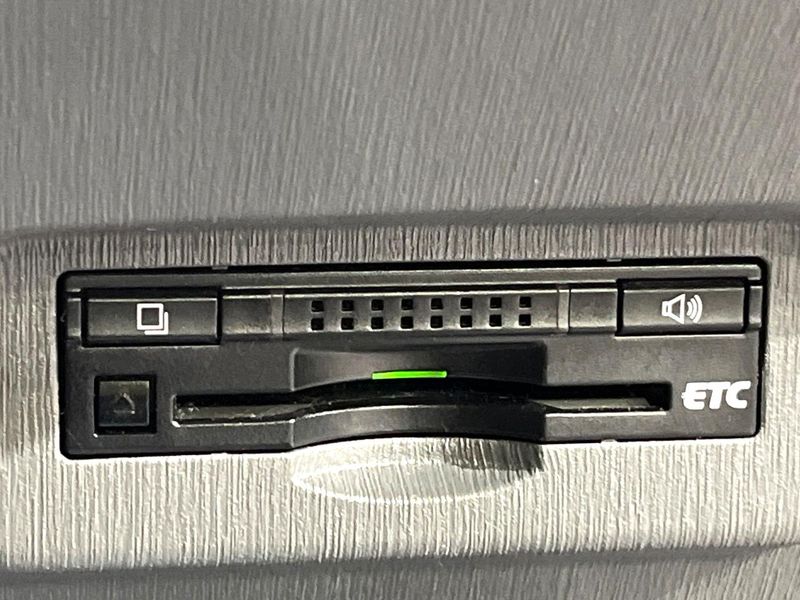 2014 Toyota Prius α DAA-ZVW41W (UW-6a715a8c46d42)[26]